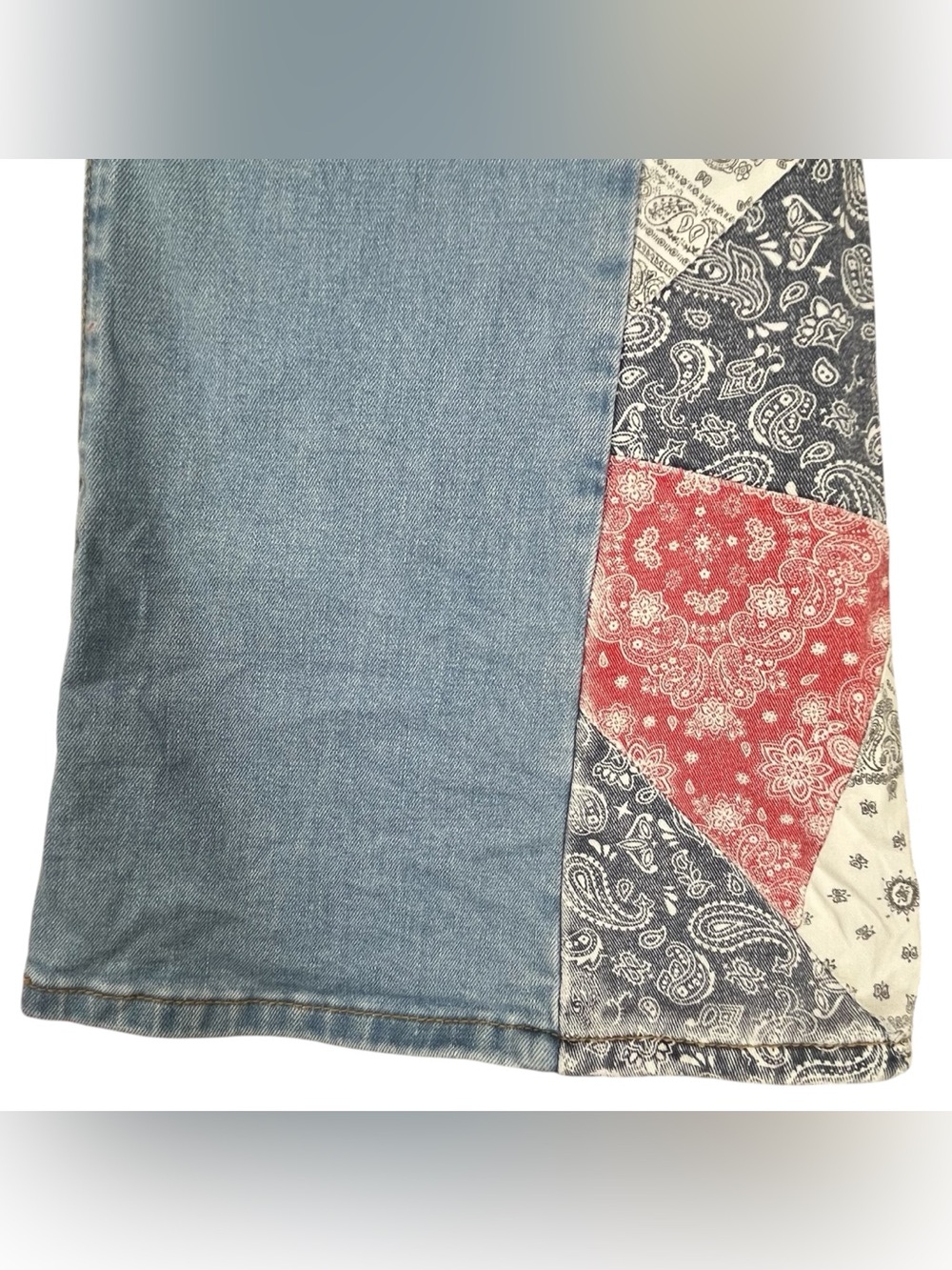 Driftwood Farrah Women’s Size 27 Patchwork Bandana Flare Jeans Boho Western - Picture 3 of 7